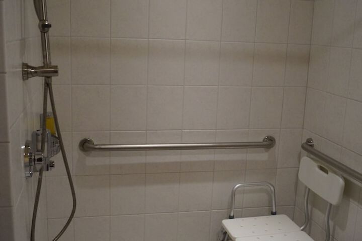 Room 25 of 42