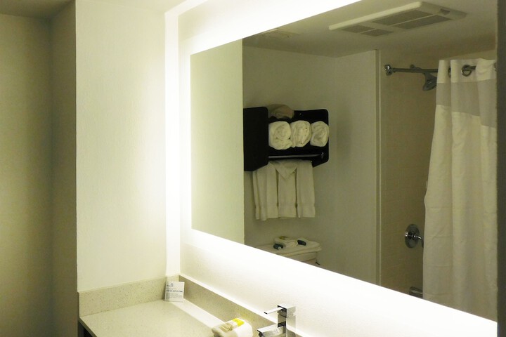 Room 26 of 43