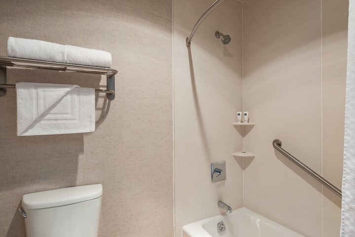 Executive Inn & Suites Embarcadero Cove