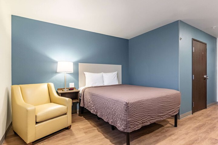 Room 11 of 25