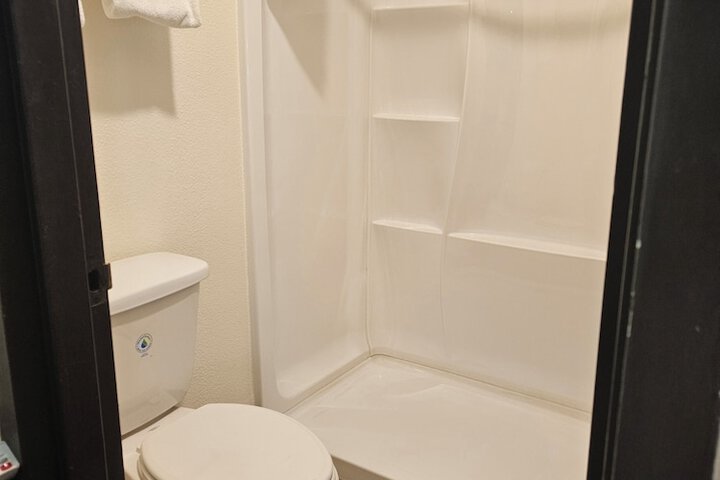 Room 32 of 73