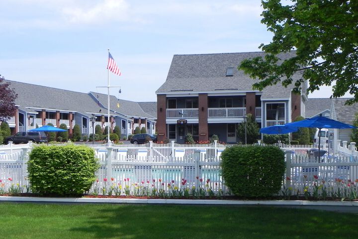 Pool 4 of 60