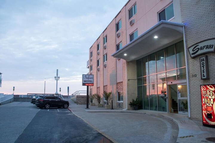 Hotel 4 of 43