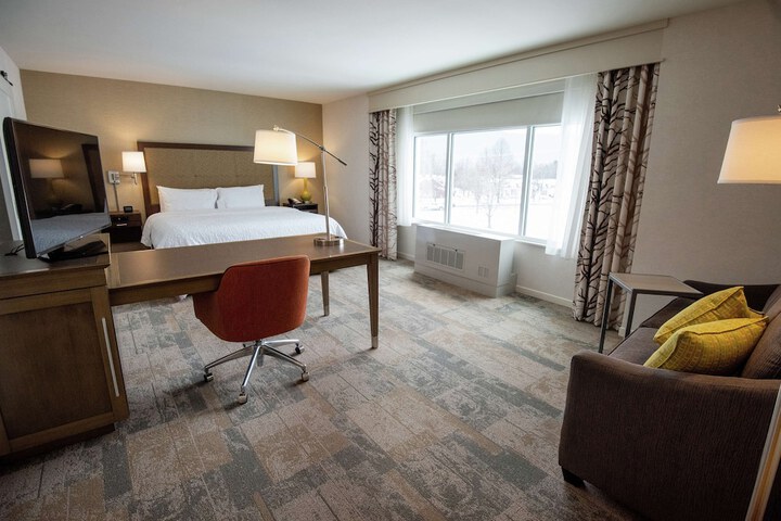 Hampton Inn and Suites Manchester