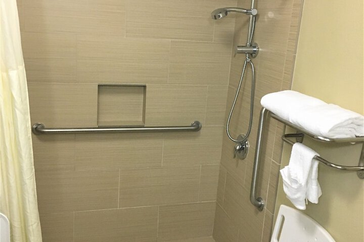 Room 32 of 51