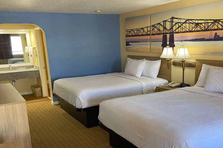 Room 13 of 16