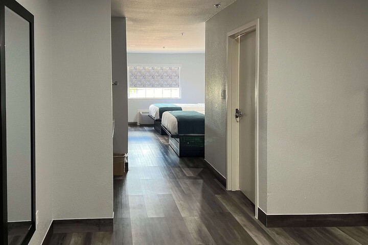 Room 18 of 36