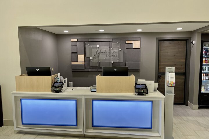 Holiday Inn Express & Suites Sulphur (Lake Charles) by IHG