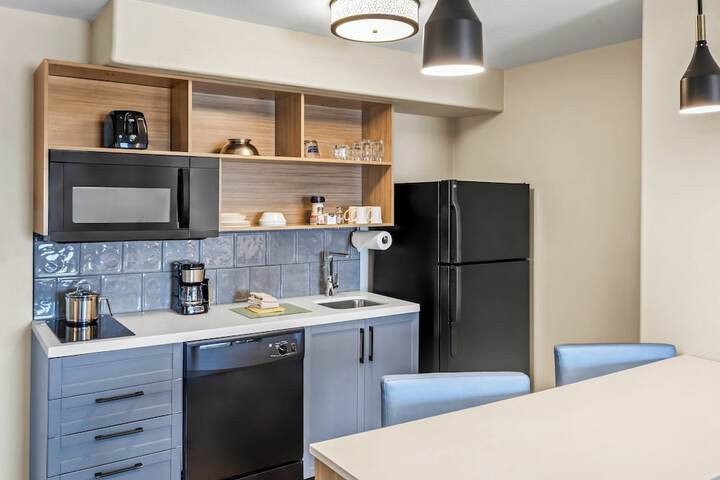 Candlewood Suites VICTORIA by IHG