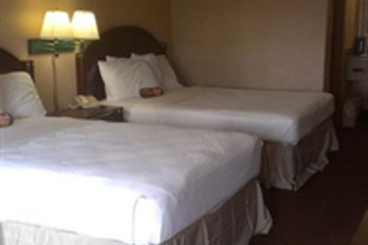BAYSIDE INN PINELLAS PARK CLEARWATER (EX
