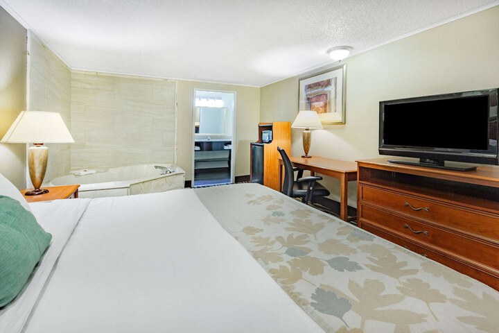Room 34 of 35