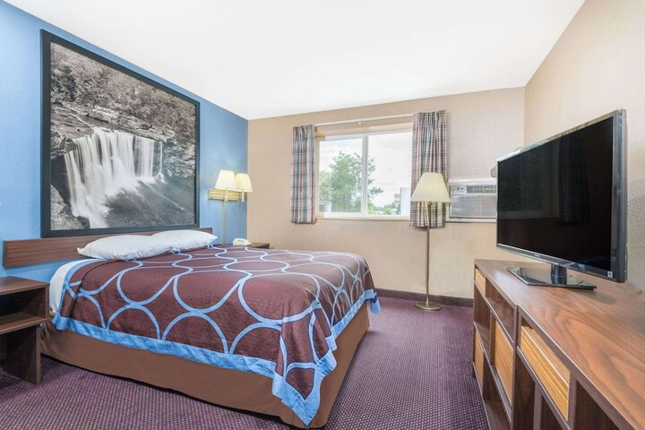 Room 15 of 24