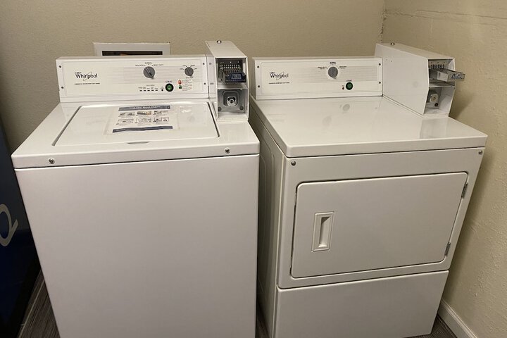 Laundry 33 of 37