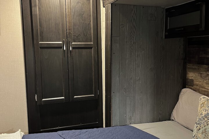 Room 185 of 292