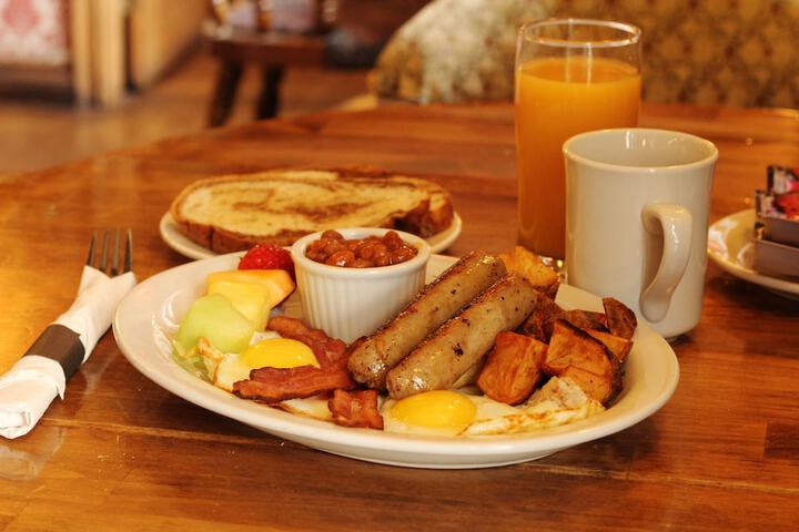 Breakfast/Coffee Service 84 of 88