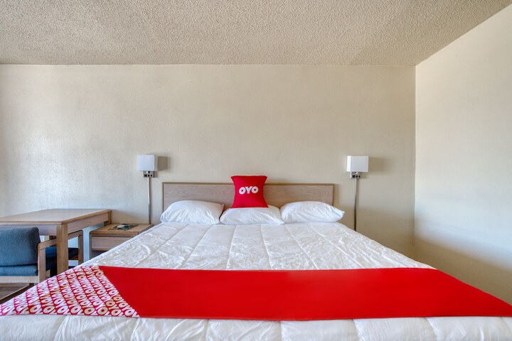 Room 18 of 28