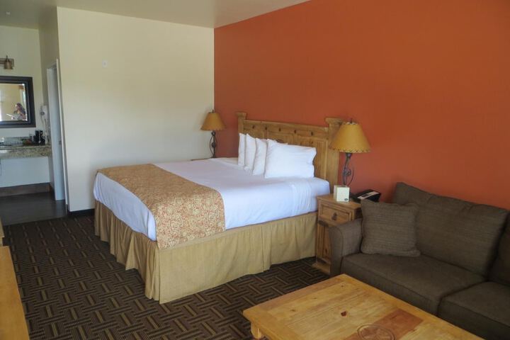 Room 33 of 58
