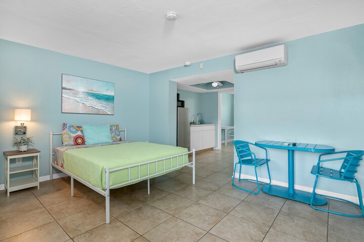 Room 16 of 77