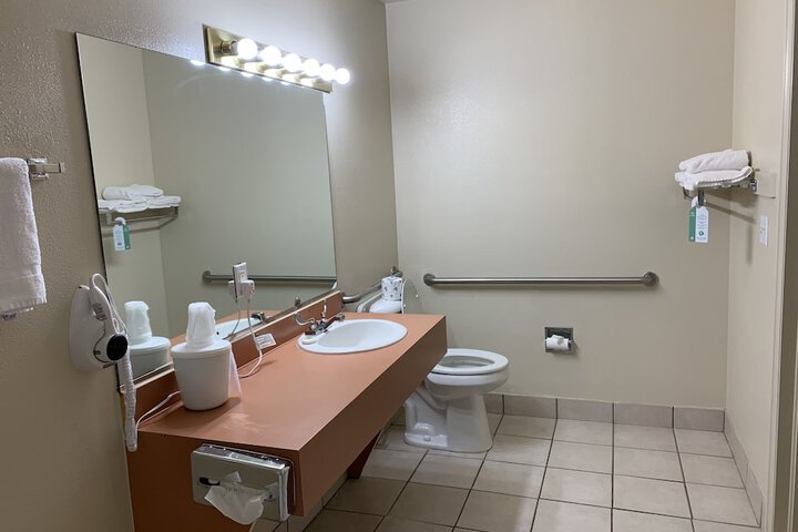 Room 25 of 36