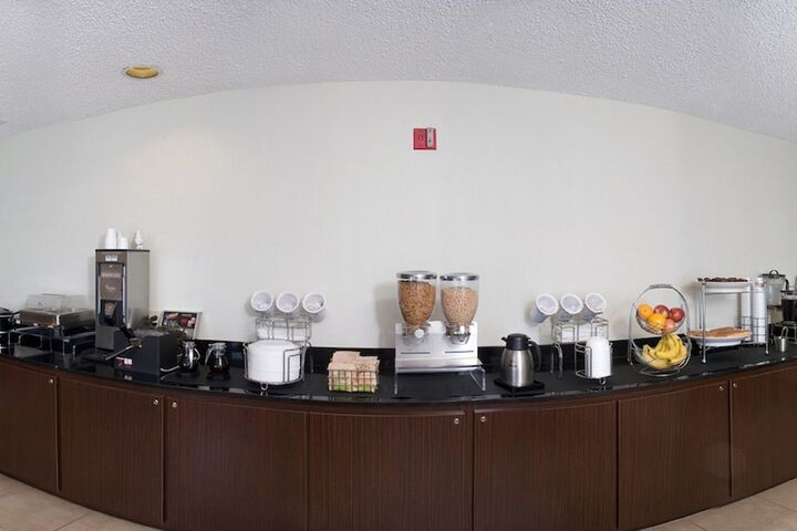 Breakfast/Coffee Service 20 of 23