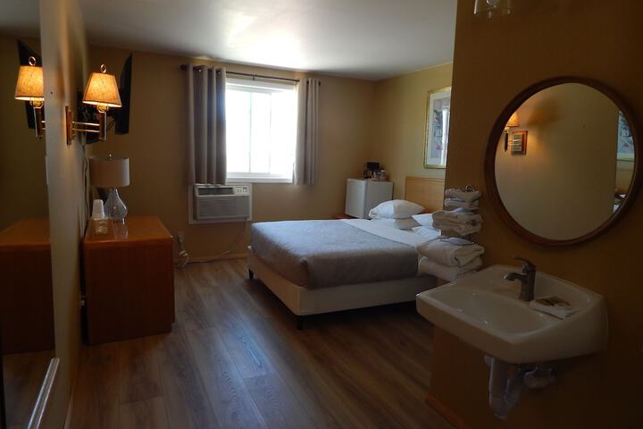 Room 15 of 36