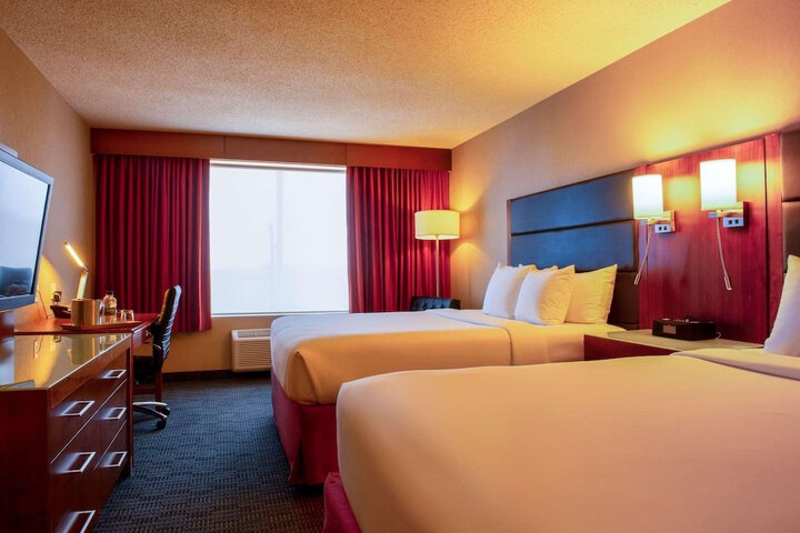 Radisson Hotel & Suites Fort McMurray