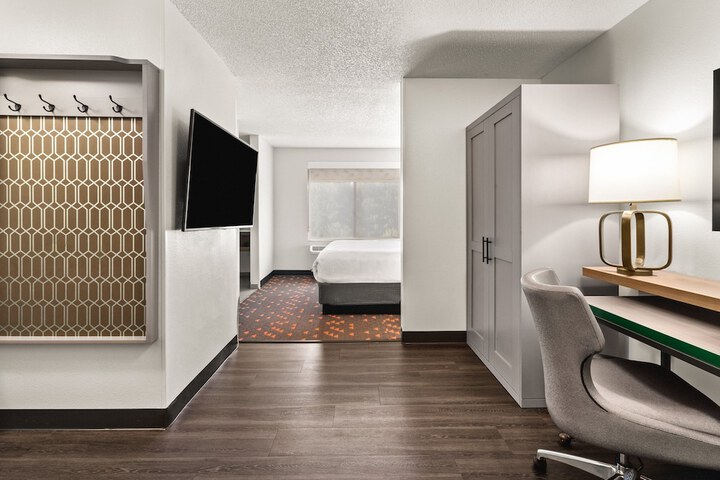 Room 8 of 42