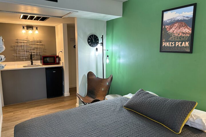 Room 25 of 41
