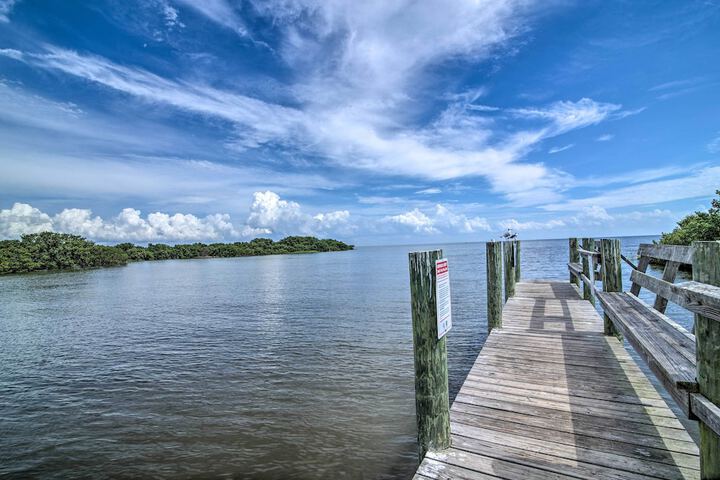 Walkable Beachfront Retreat on Cedar Key!