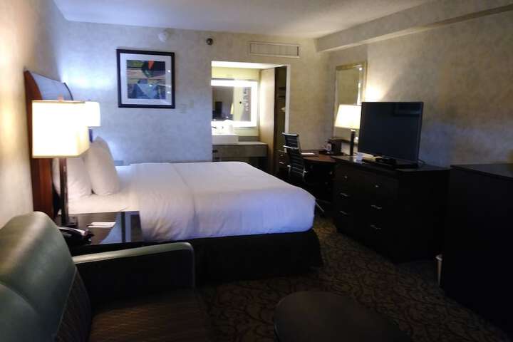 Room 14 of 48