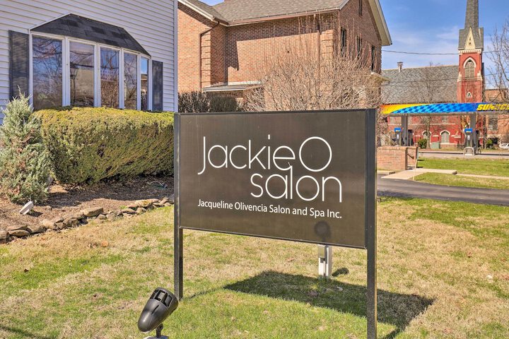 Charming & Walkable Fairport Village Apartment!