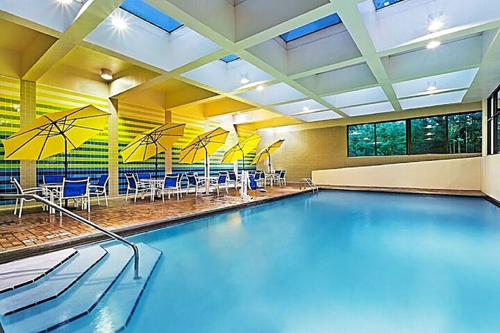 Crowne Plaza Knoxville Downtown University by IHG