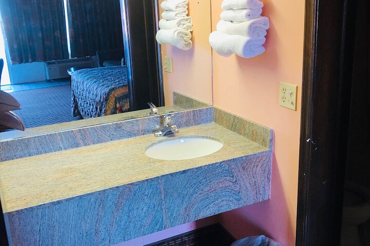 Room 8 of 14