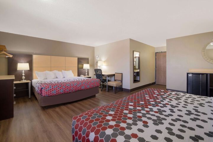 Room 13 of 36