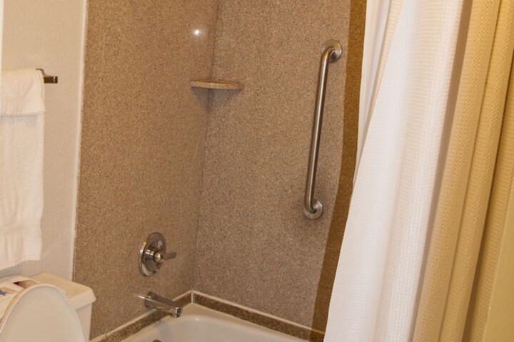 Room 25 of 42