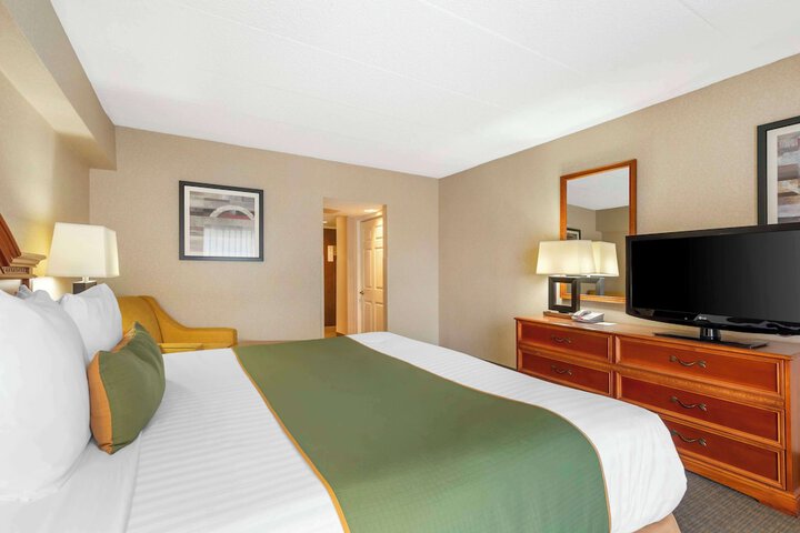 Room 11 of 31