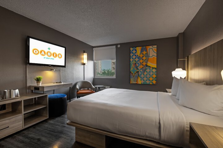 Room 21 of 34