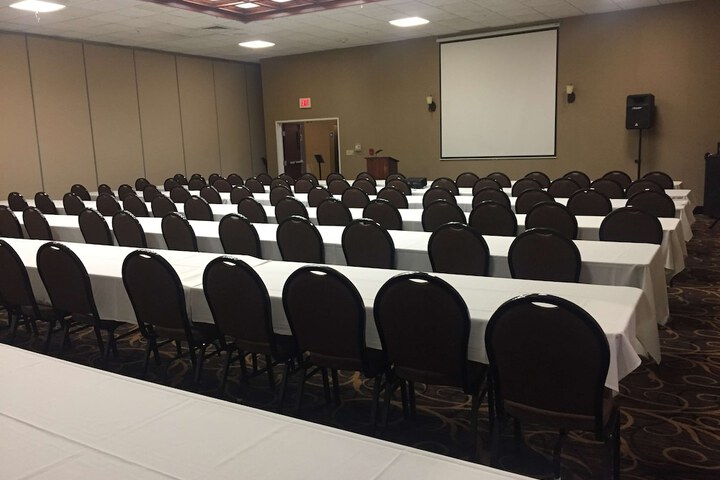 Room 6 of 28