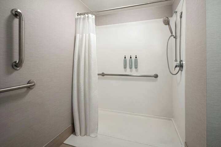 Courtyard by Marriott Hartford Cromwell