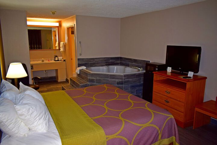 Room 33 of 72