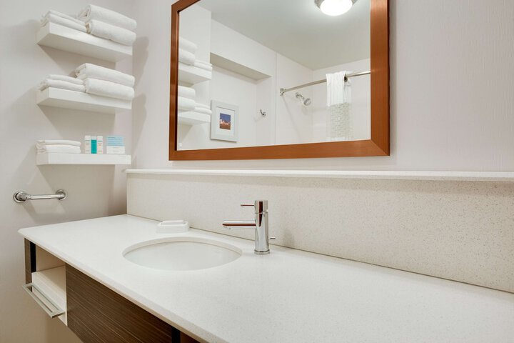Hampton Inn & Suites Cleveland / Independence