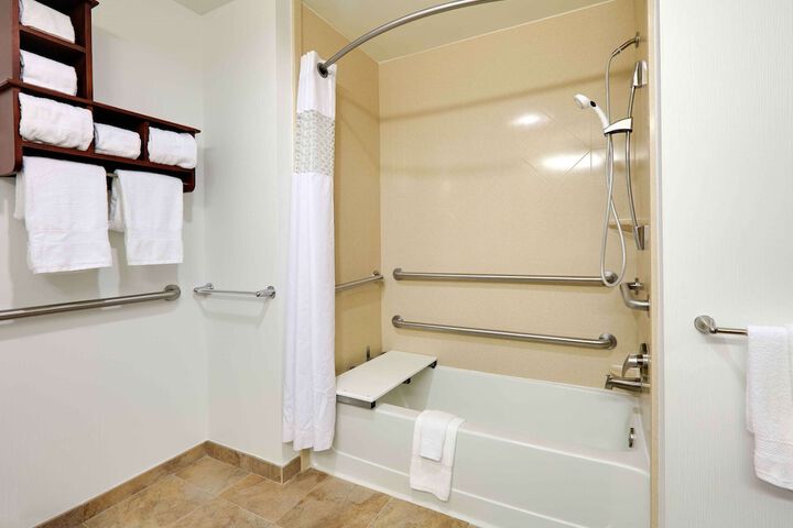 Room 20 of 38