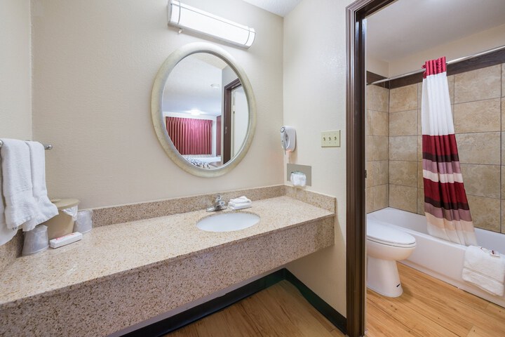 Red Roof Inn Columbus - Grove City