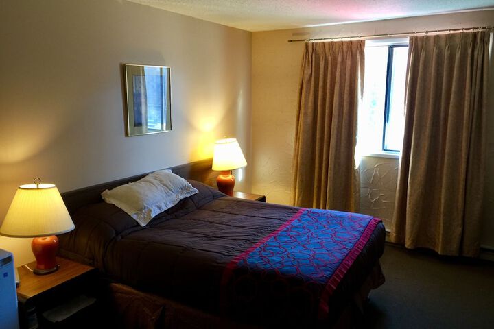 Room 9 of 38