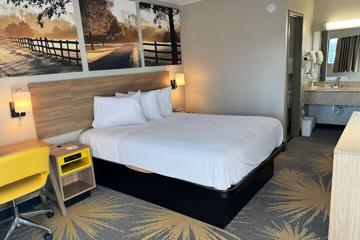 Room 35 of 41
