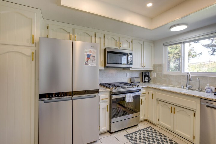 Lakefront Grover Beach Home Walk to Ocean!