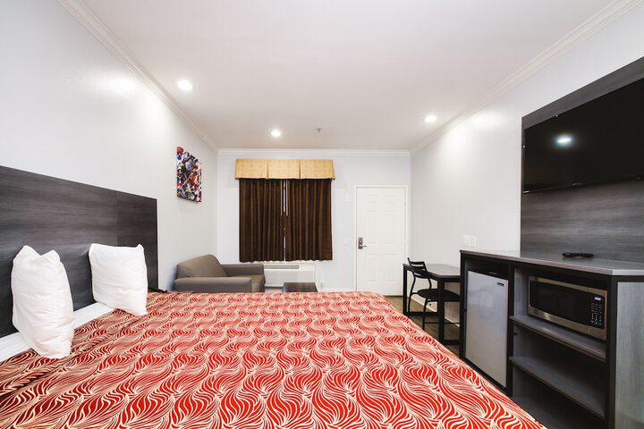 Room 17 of 19