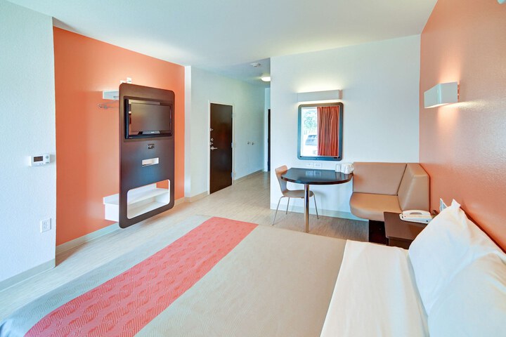 Room 26 of 32