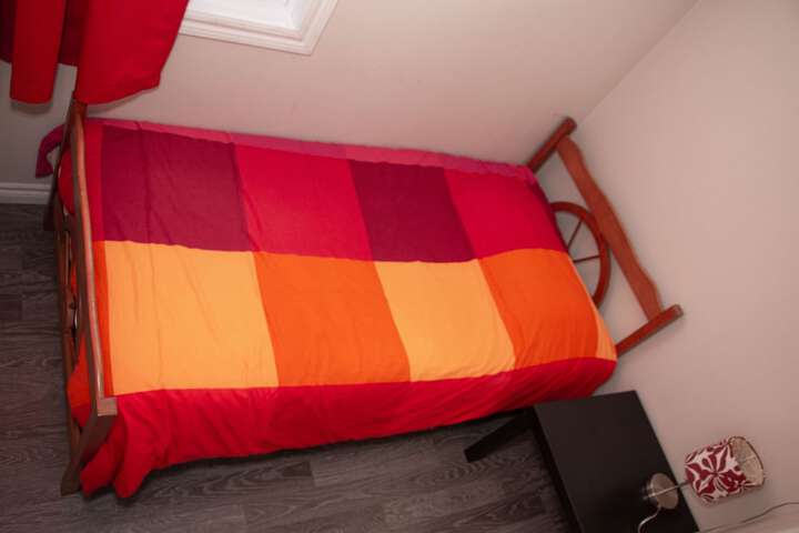 Room 27 of 102