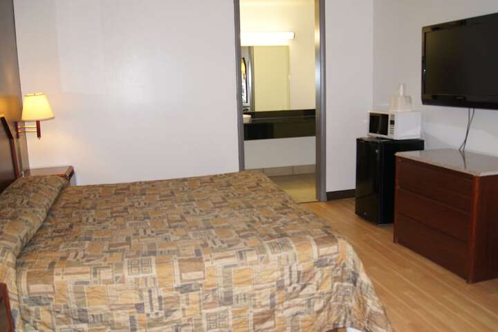 Room 9 of 20